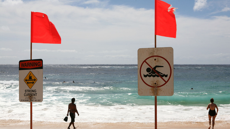 Warning signs Sandy Beach Hawaii