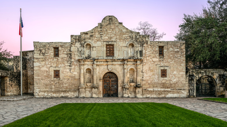 front view of The Alamo
